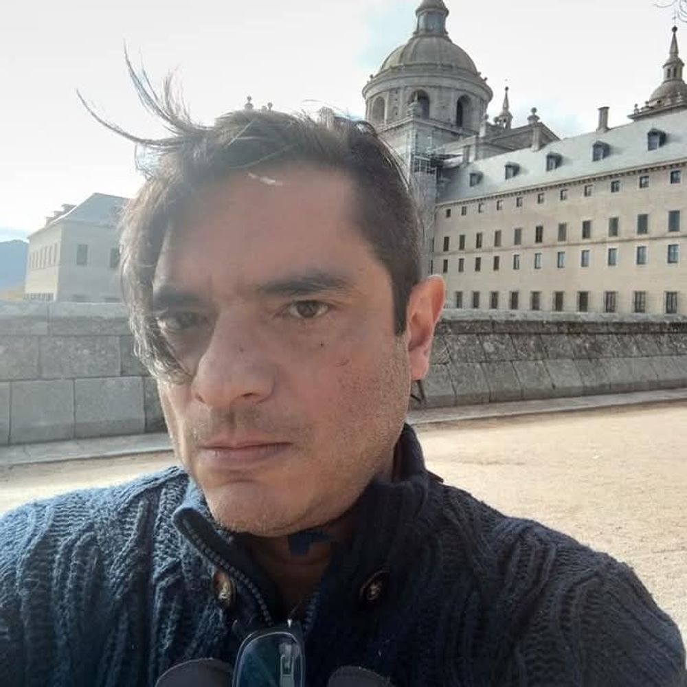 Víctor Manivel 
