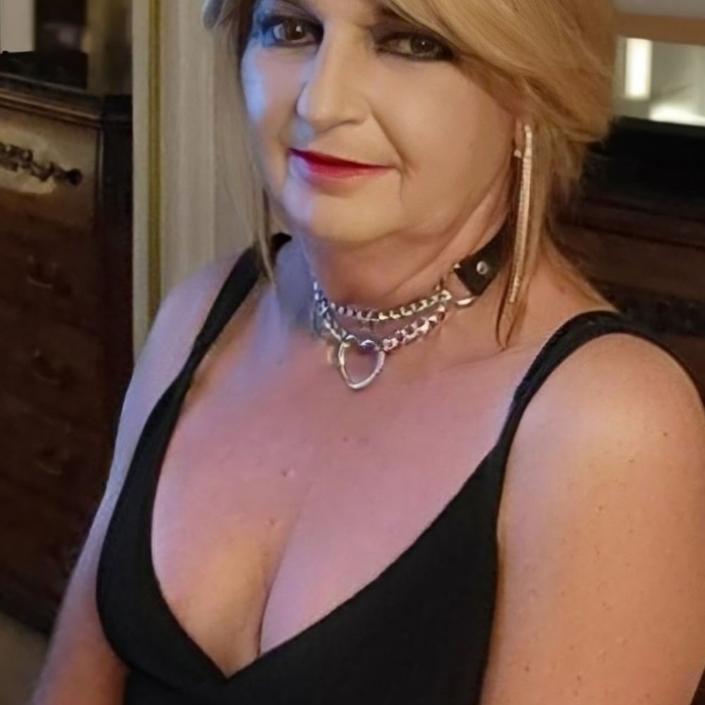 Profile picture sissyglenda.bsky.social