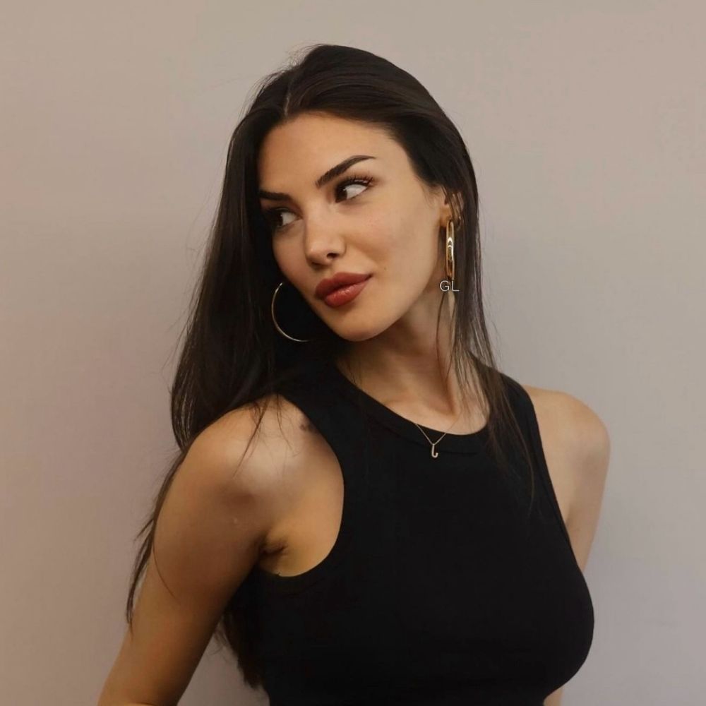 Melina B