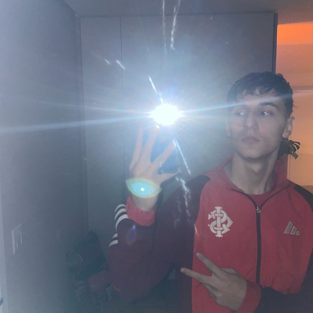 Tomás 