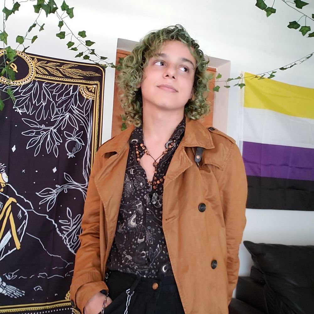 Kairi Wintevine 🌱 they/them