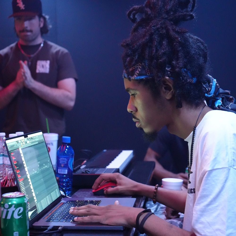 P O U N D |  Music Producer