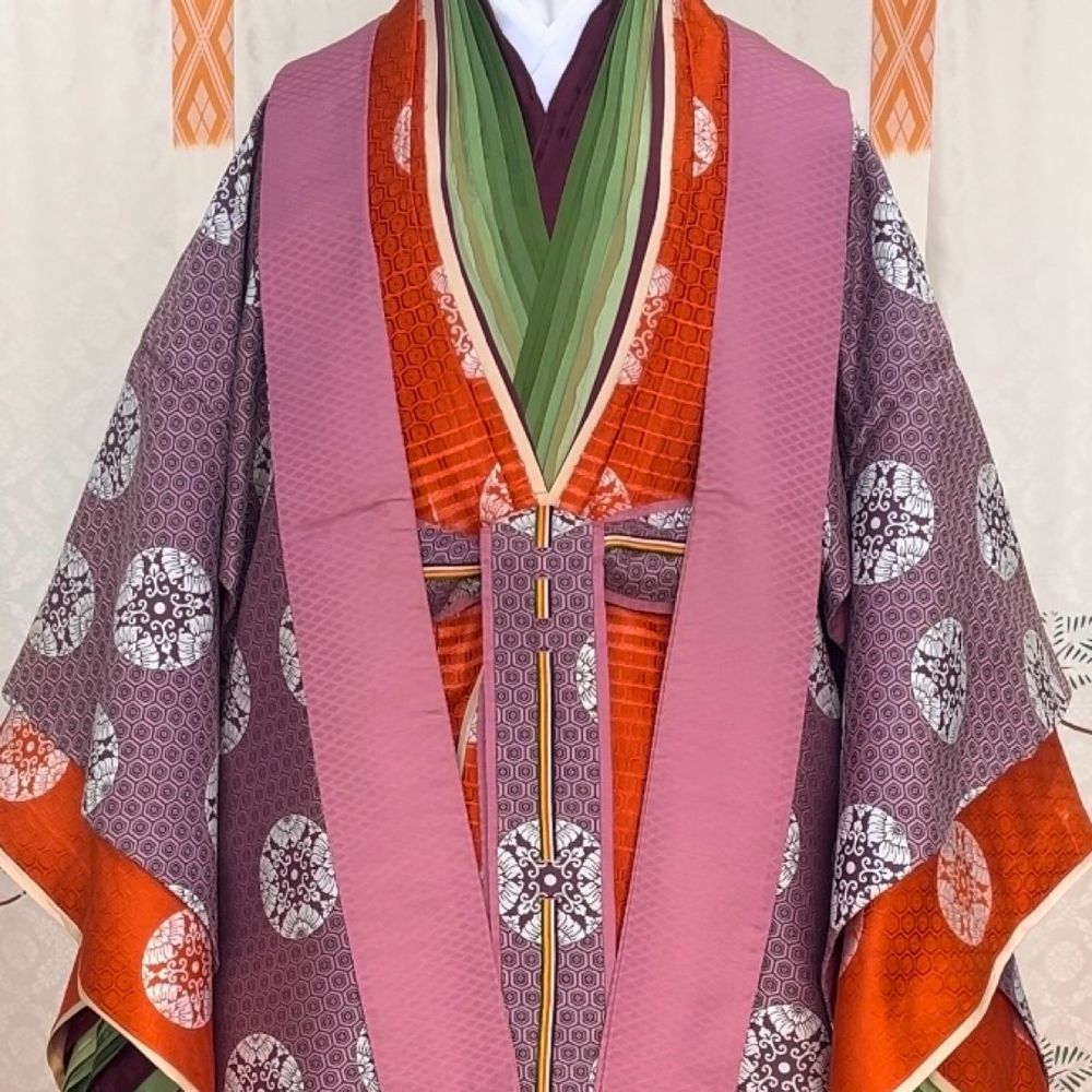 十二単の衣紋道東京道場Tokyo’s Jūnihitoe Experts: Step into History
