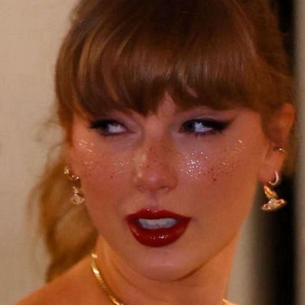 lara⁴⁴ (taylor's version) ✨