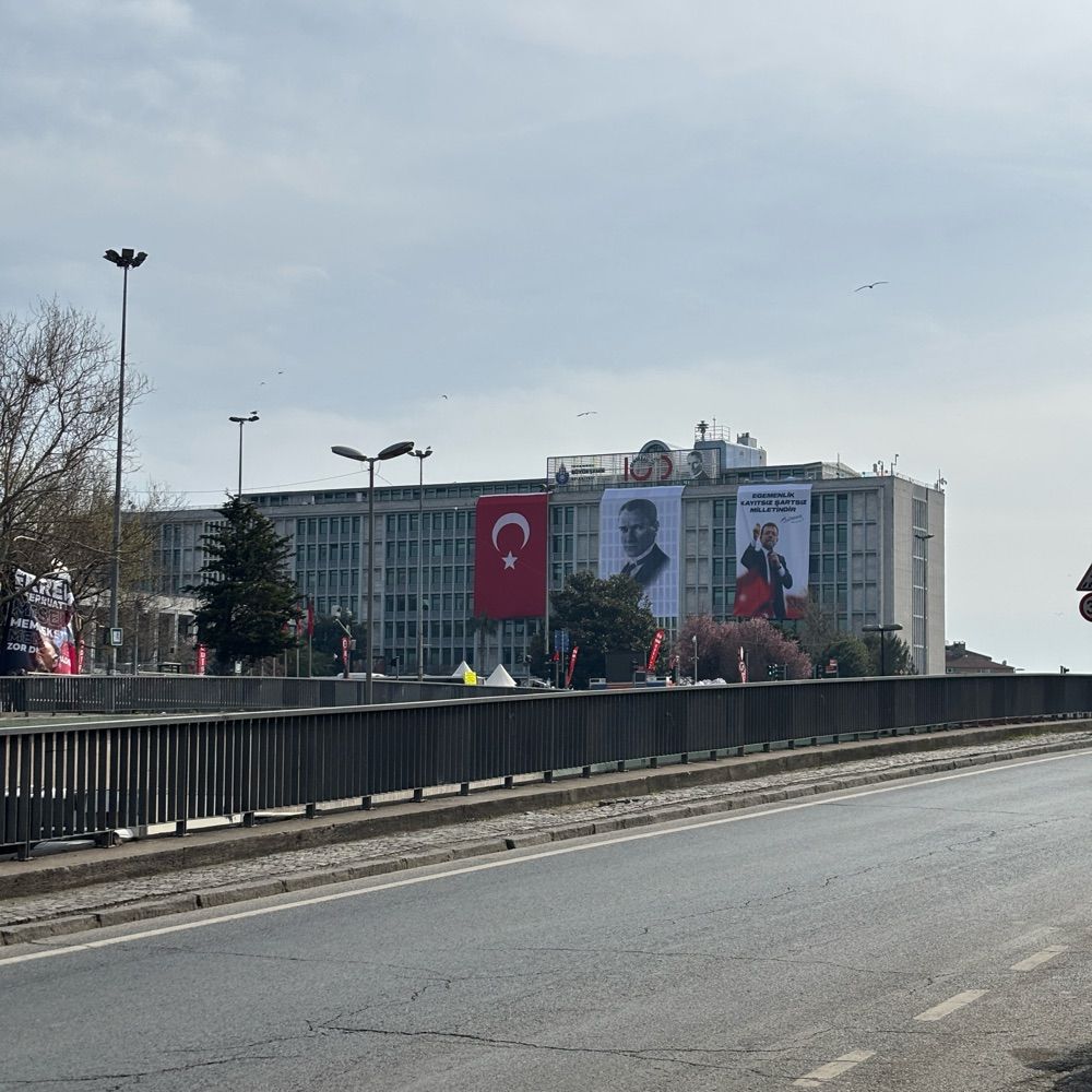 Ya hep beraber, ya hiç birimiz! 🇹🇷