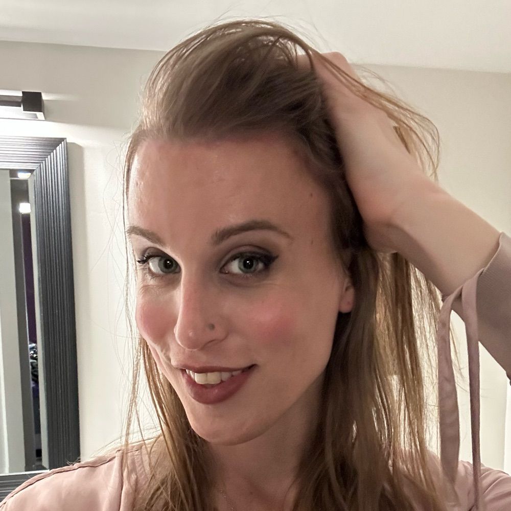 Ava Val