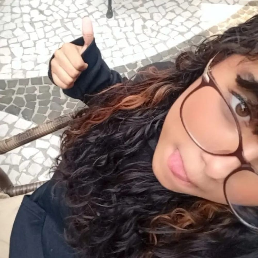 Ixii é a emy