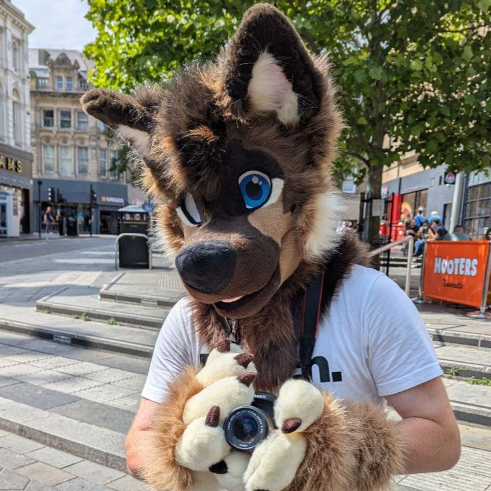 Scout 🐾 The Sketch Shep 🔞