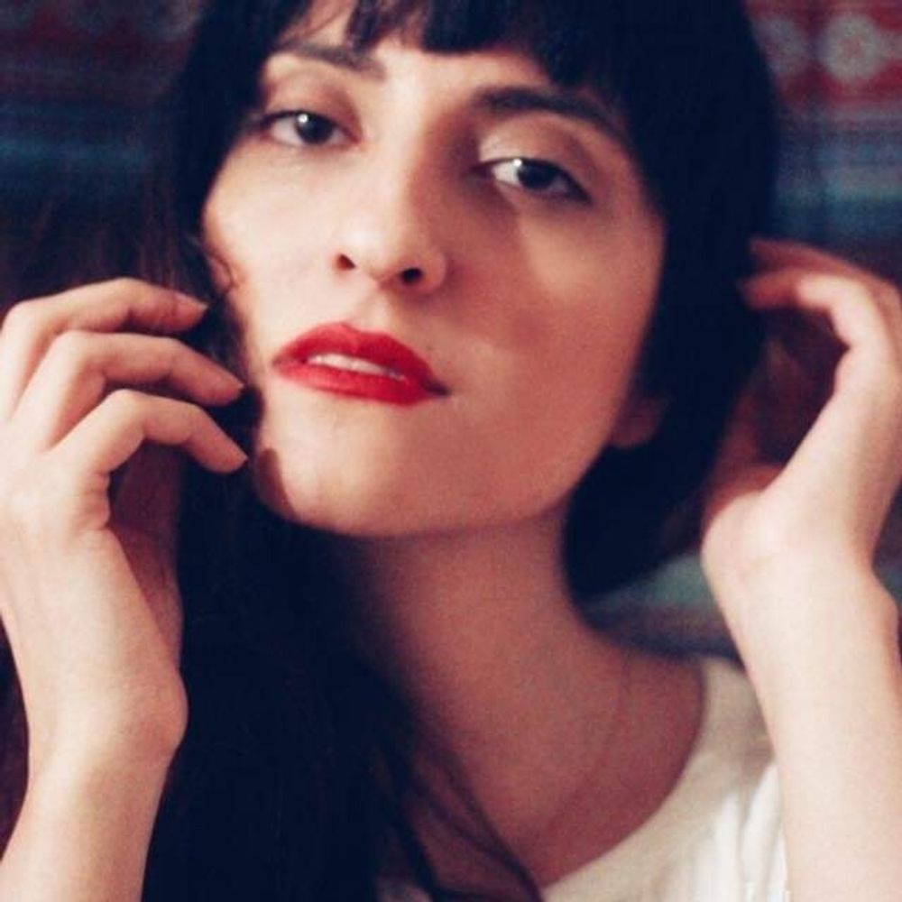 Mona tehrani
