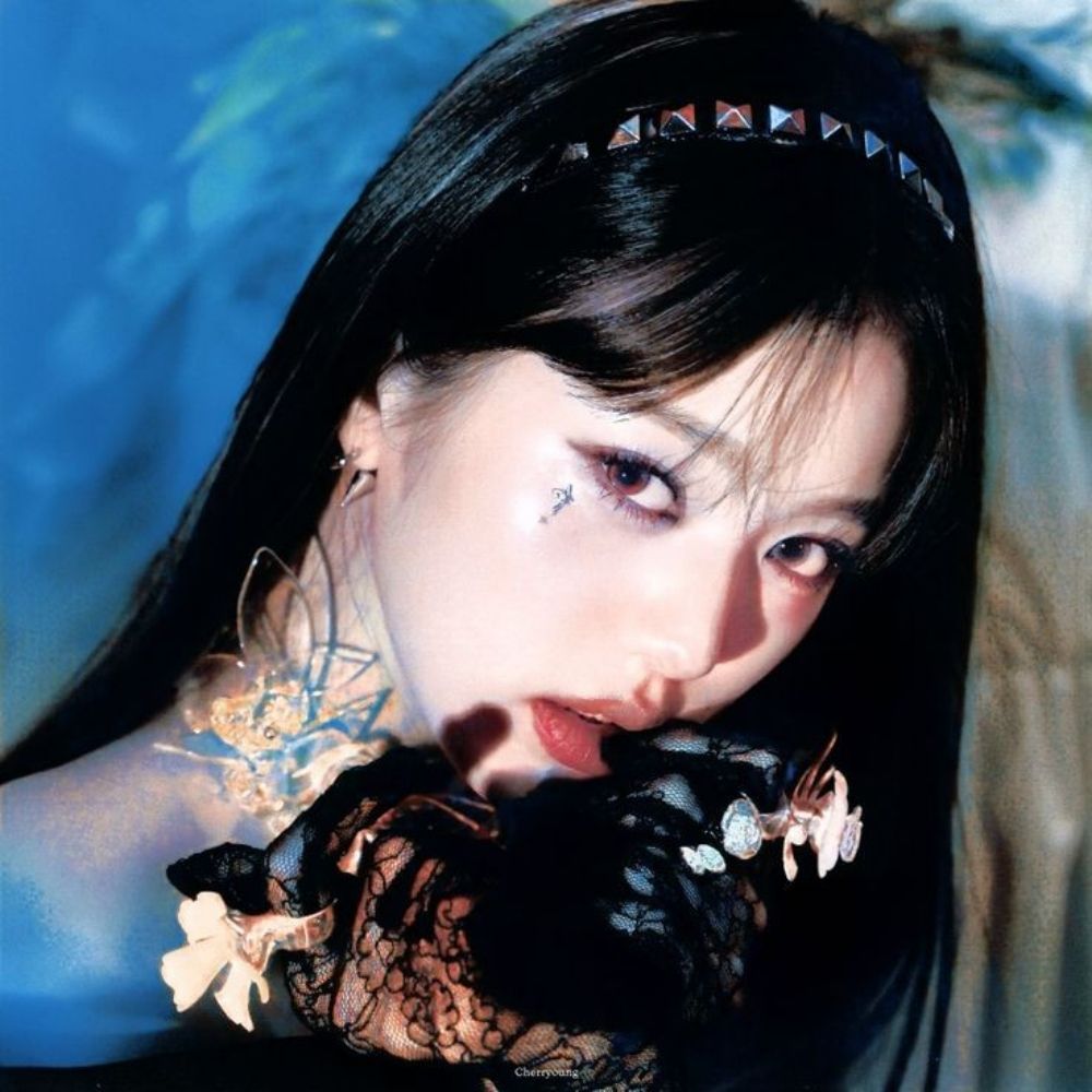 𝜗𝜚 ' Marie com m de mulher do chan
