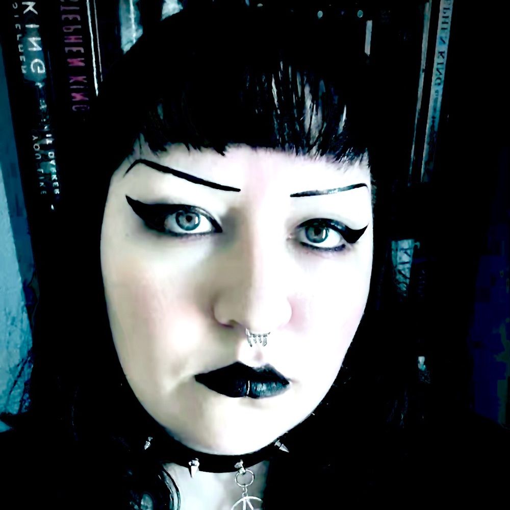 Alicia Wosika Author