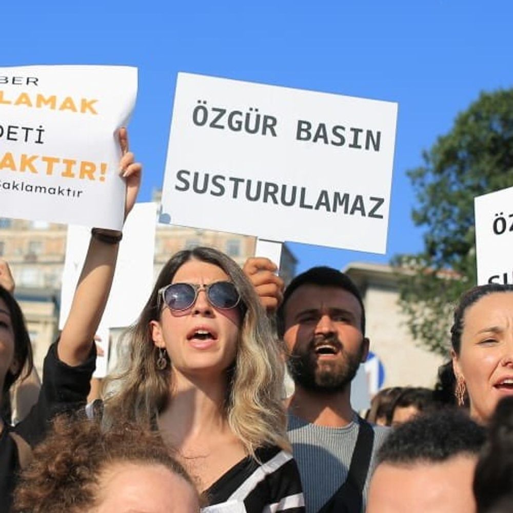 İzel Sezer