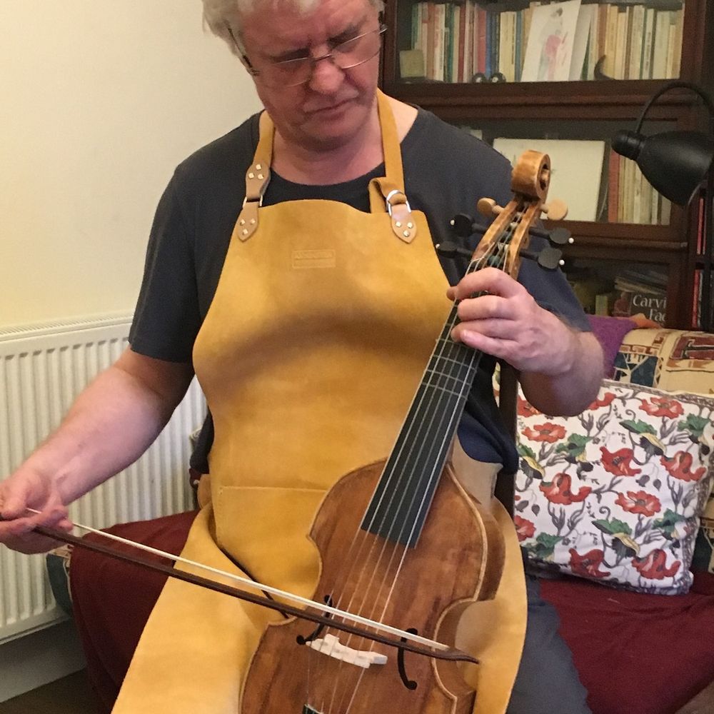 Jeff Allan, Luthier.