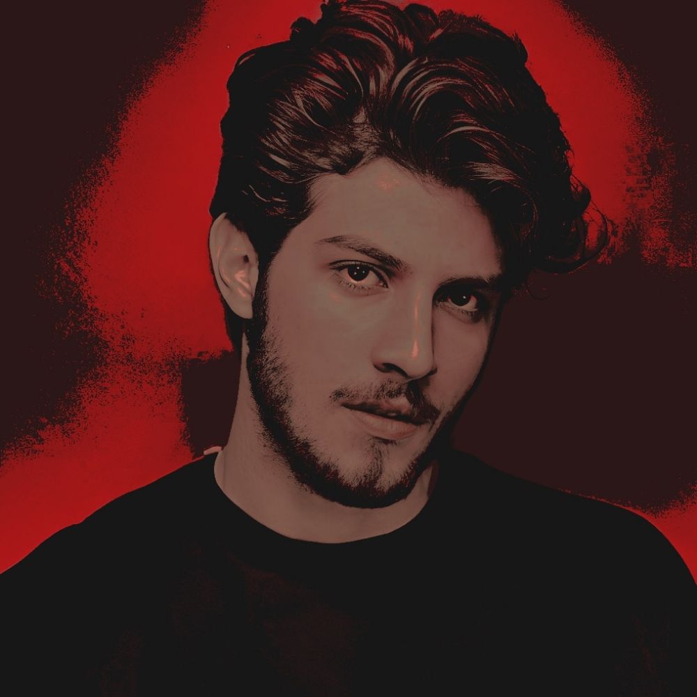 𝐃𝐀𝐑𝐄𝐃𝐄𝐕𝐈𝐋