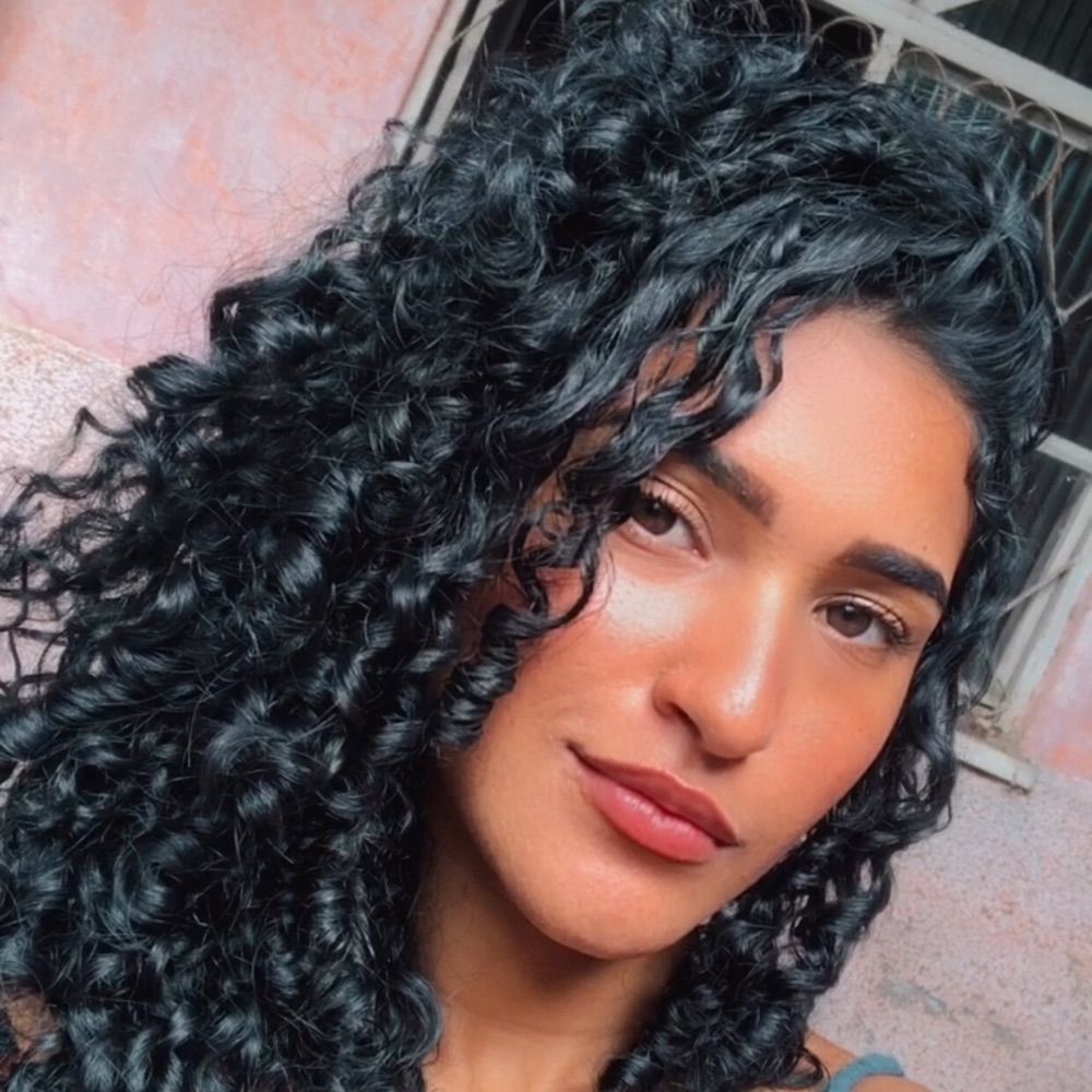 Jhenifer Guimarães 