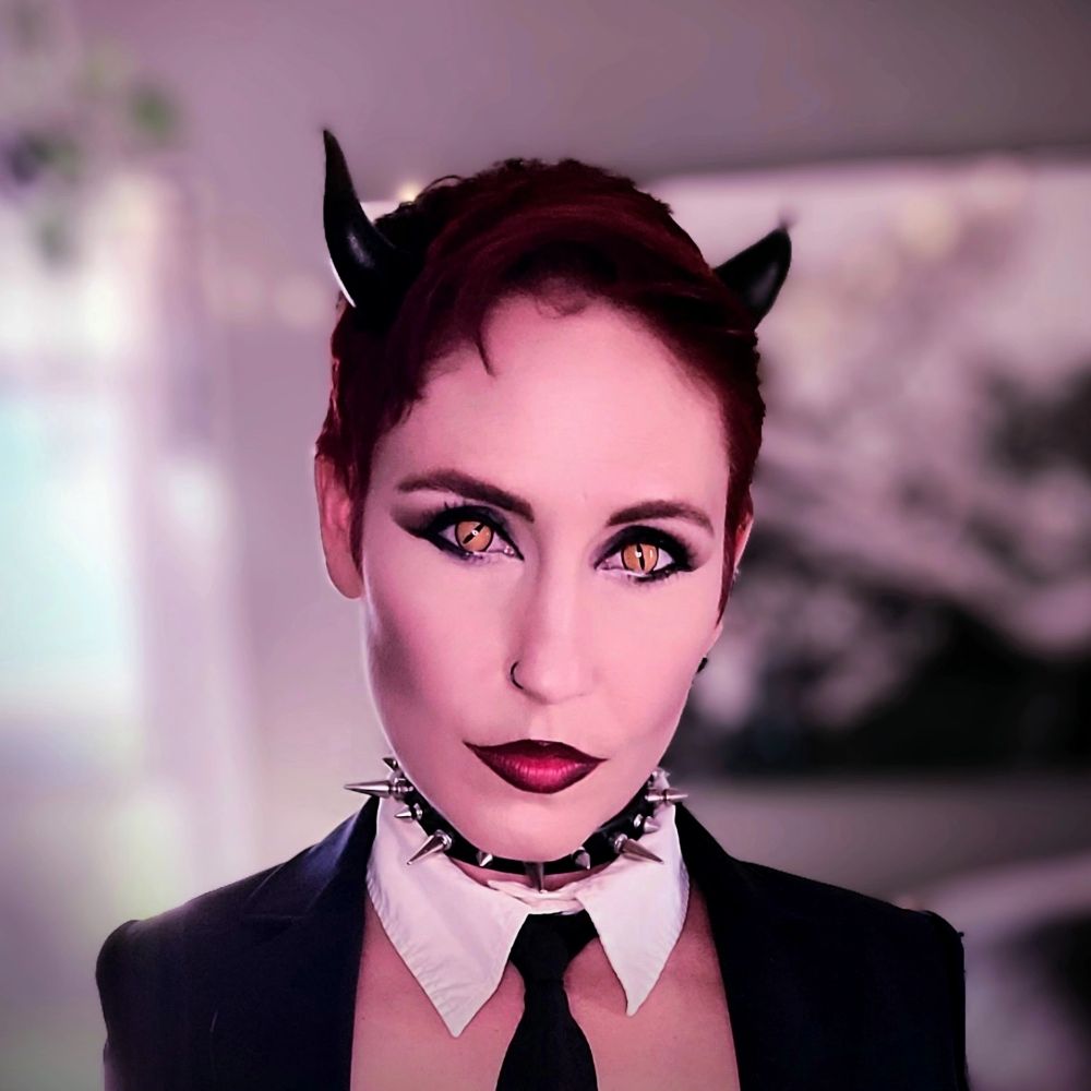 Lux Noir 😈💋
