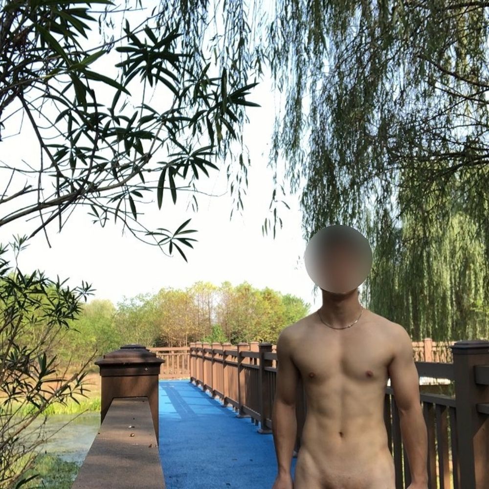 是你的主人哟 