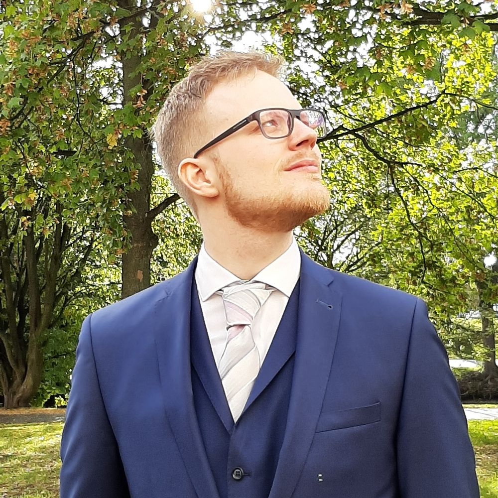 Dr Felix Lummer