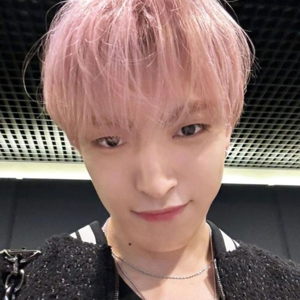 alex 🦁 viu o ateez e o everglow