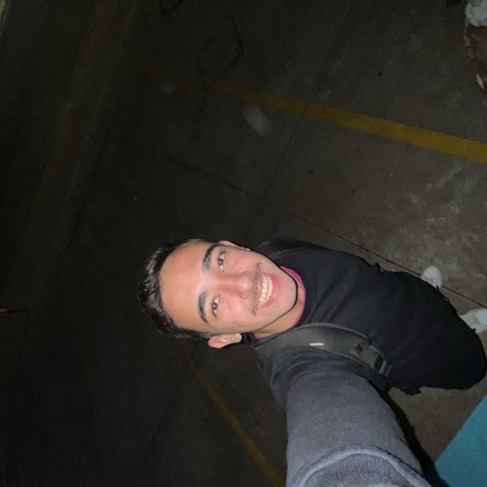 Thomás 