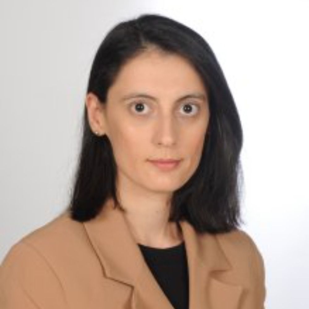 Emine Ari