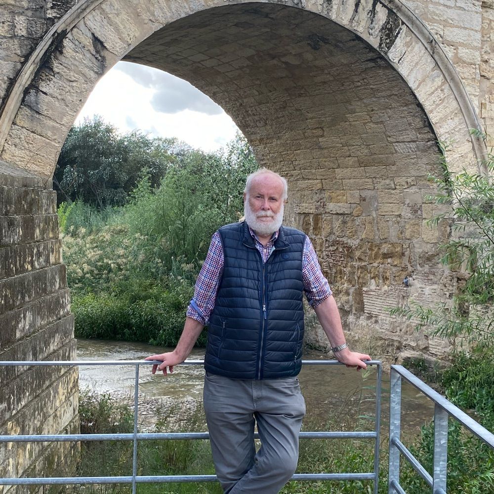 Dr Geoff Bryan