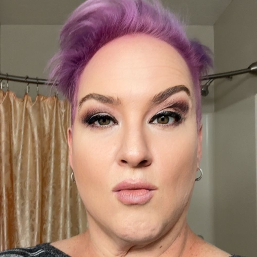 Lori (she/her/ella)