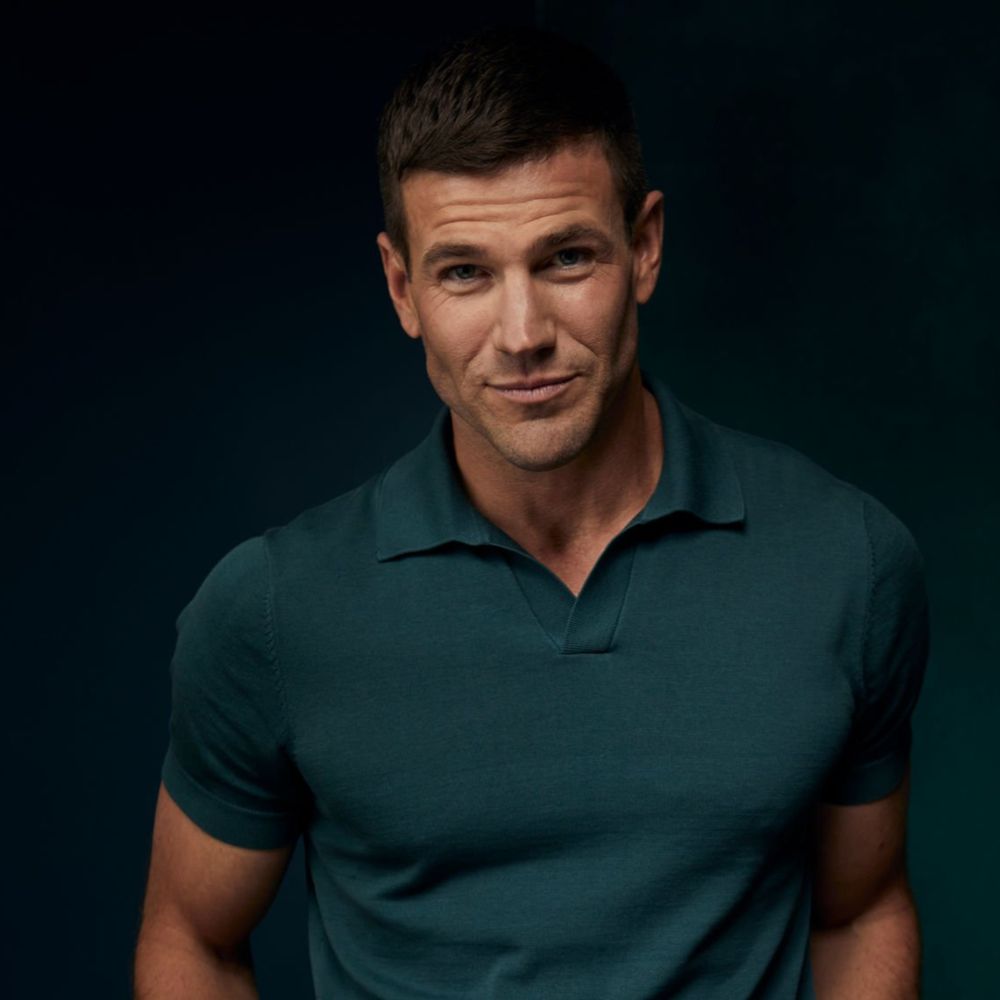 Austin Stowell Network