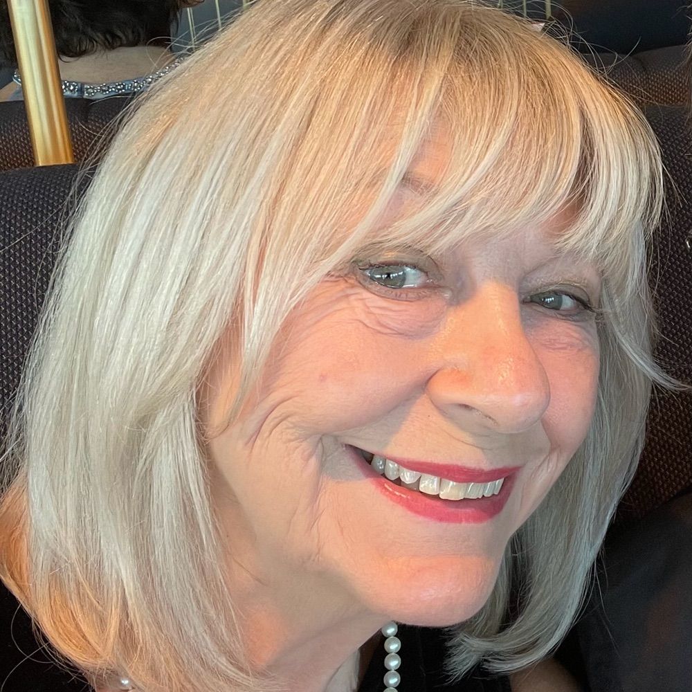 Chrissie Bradshaw author