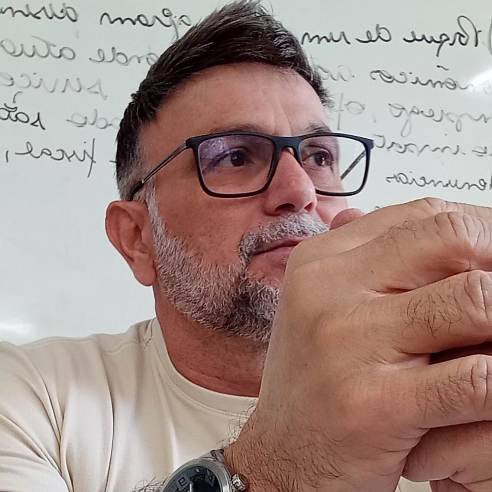 Professor Marcos.