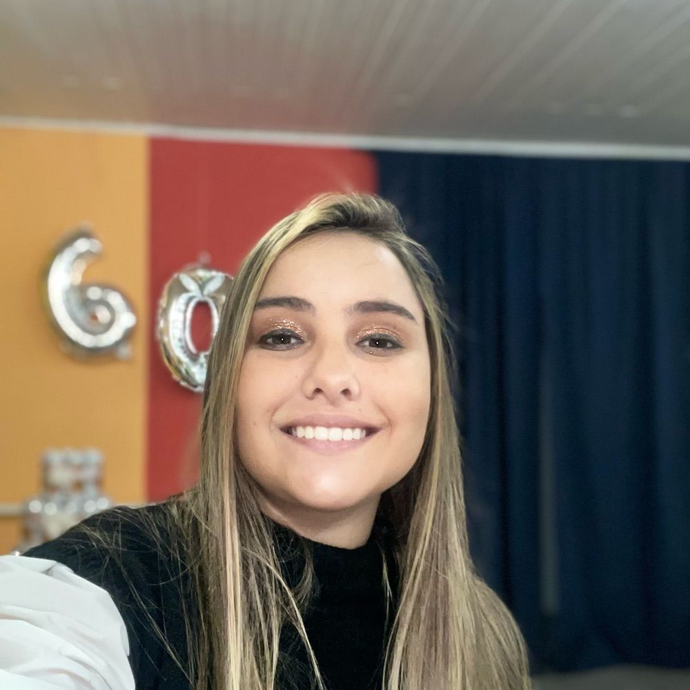 Julia Moreira 