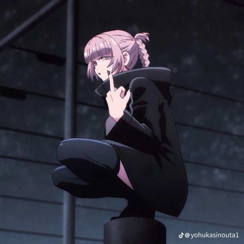 裏アカ女子