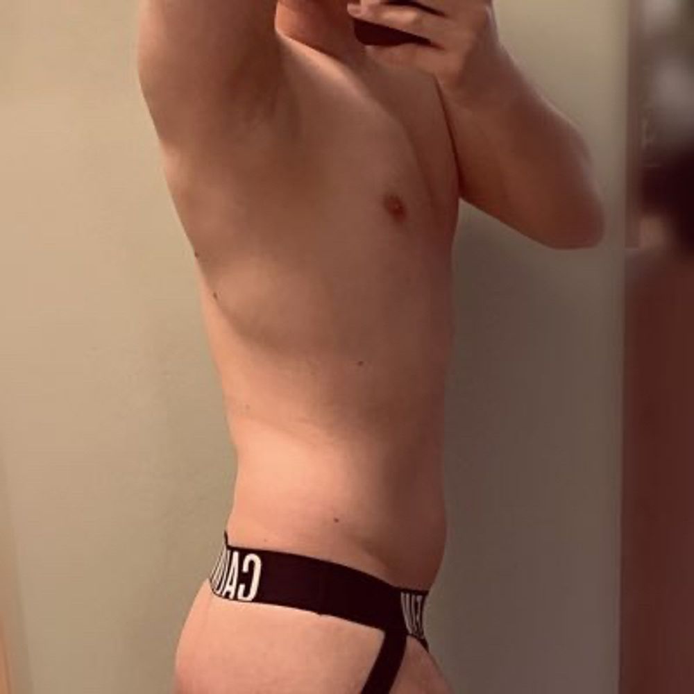 CurvyBottomVibes 🍑