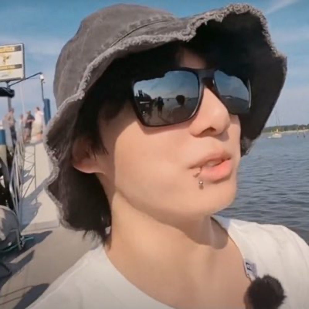 are you sure, 𝒍𝒂𝒓𝒊៹⁷?