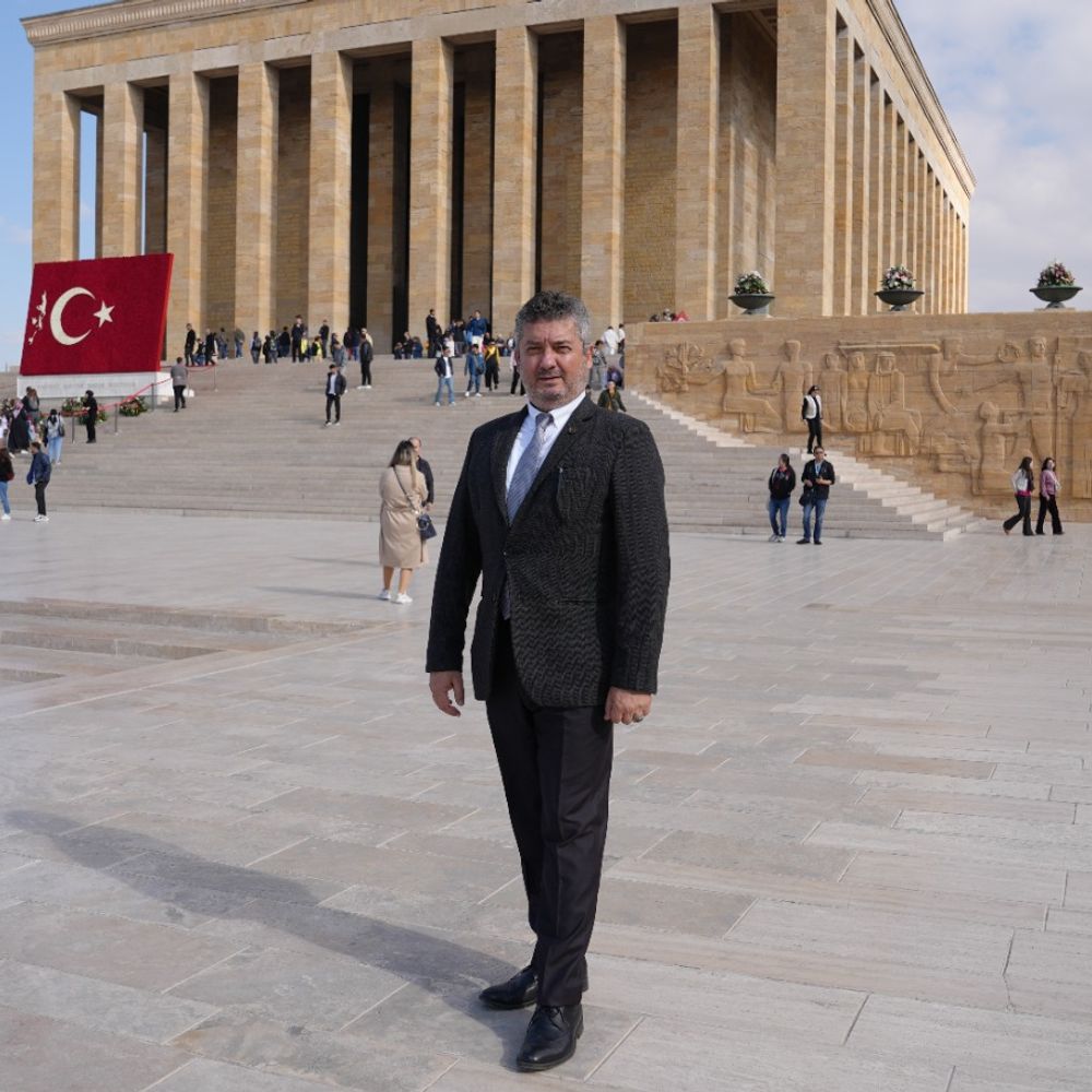 Timur Bilinç BATUR
