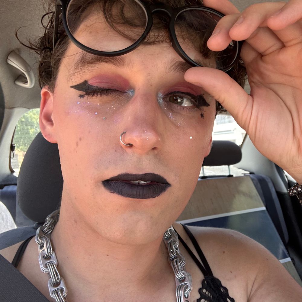 Averie (she/her) 🏳️‍⚧️🧶