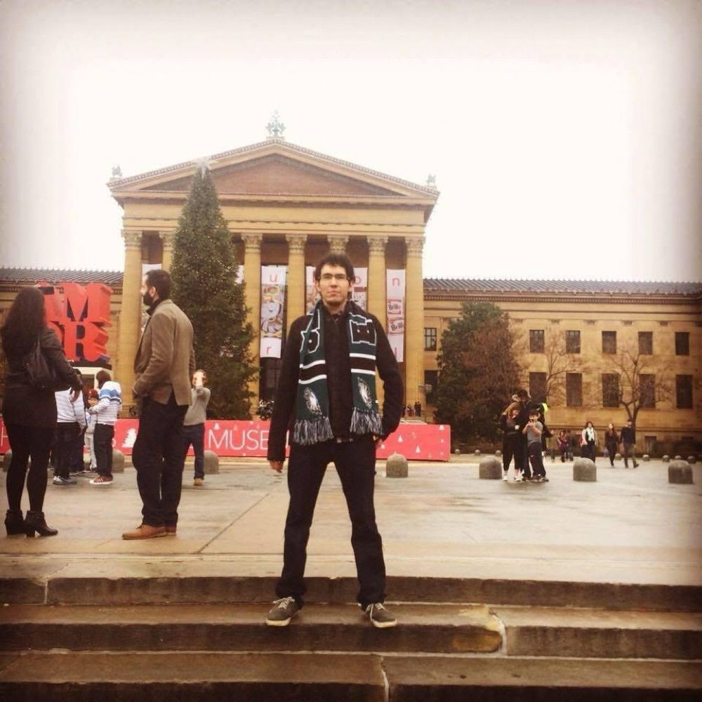 Dr. Lucas Villalobos