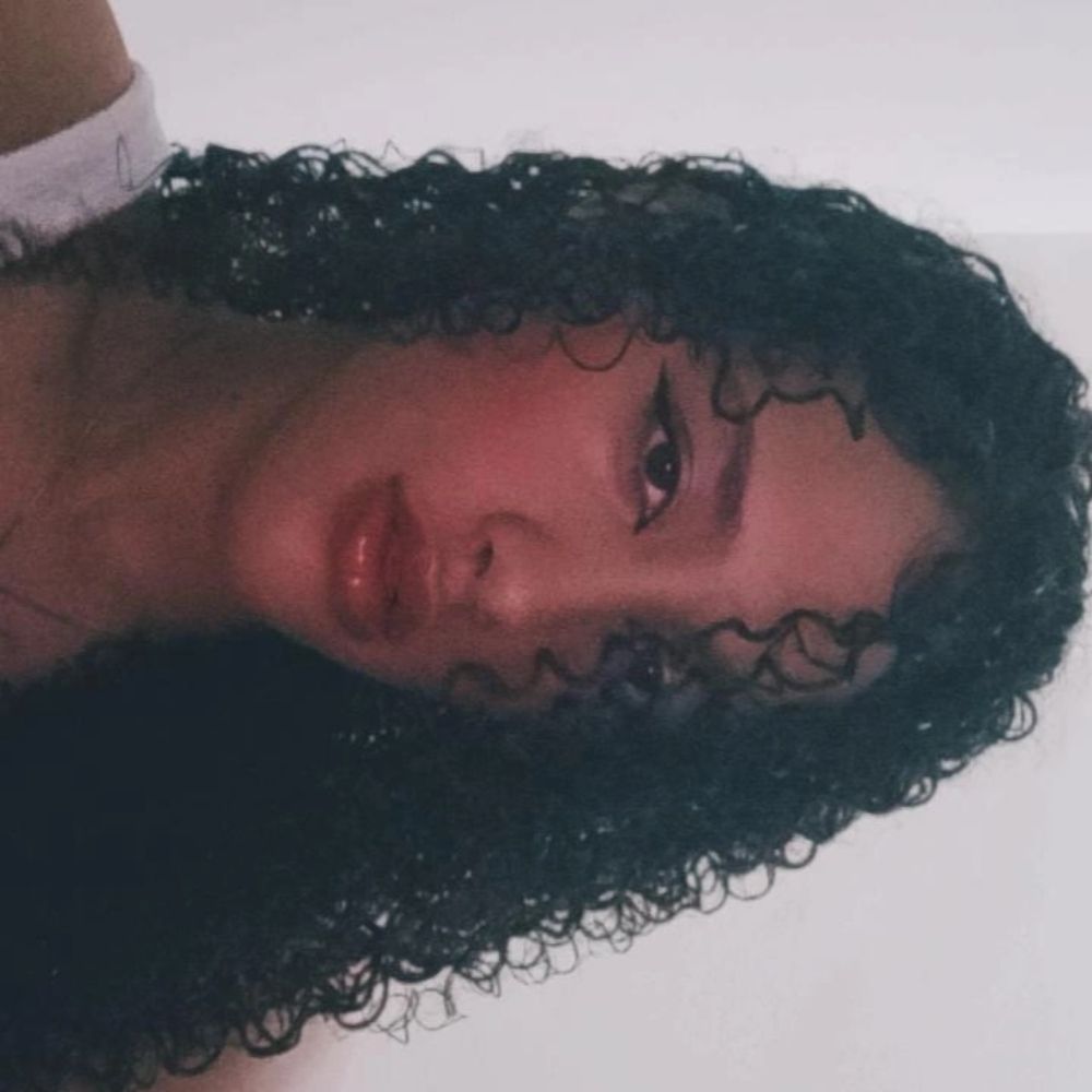 𝐻𝑒𝑙𝑒𝑛𝑎 ★⭑
