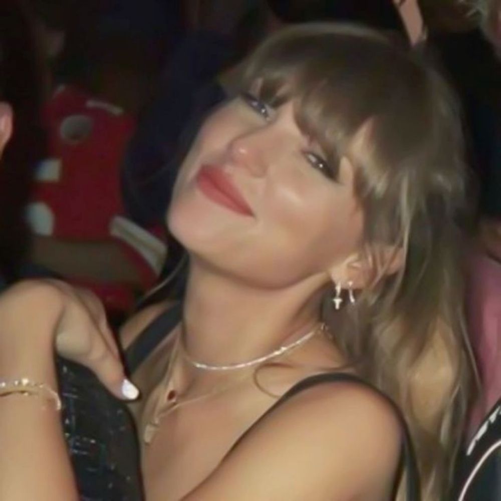 kah sem e 𓏢 Harry’s House 🎀 (Taylor's Version)