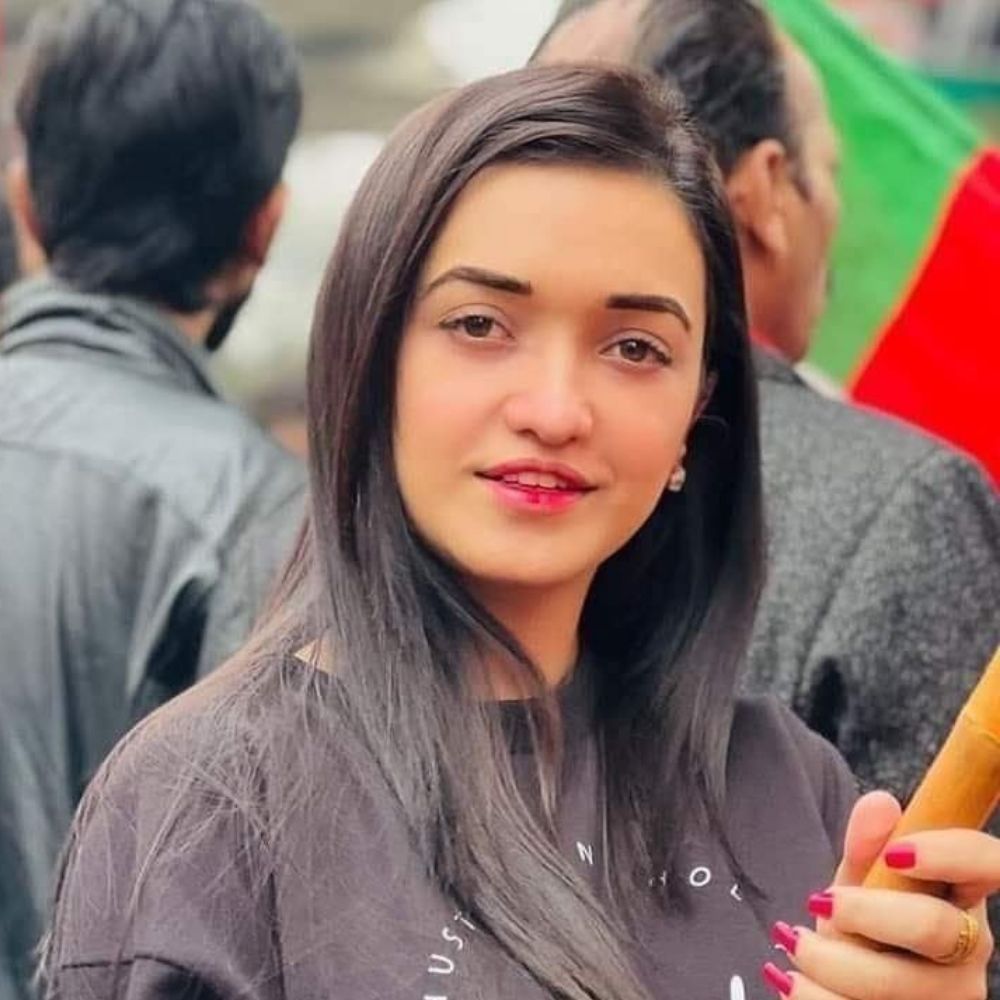 Sanam Javed pti