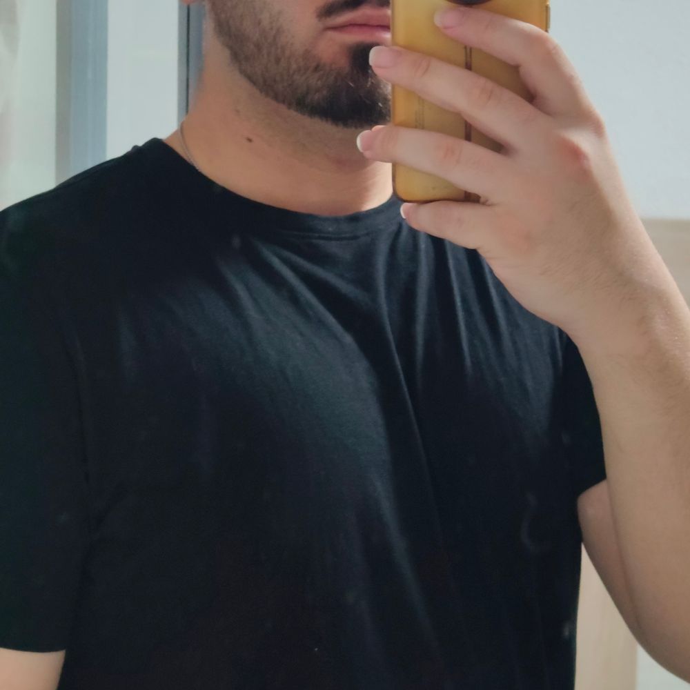 𒉭Guts levantador de Hierros 🏋🏽‍♂️ futuro rey de los piratas𒉭