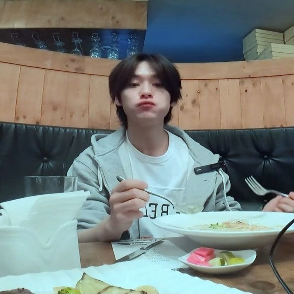 Mari 🥝 | 방찬