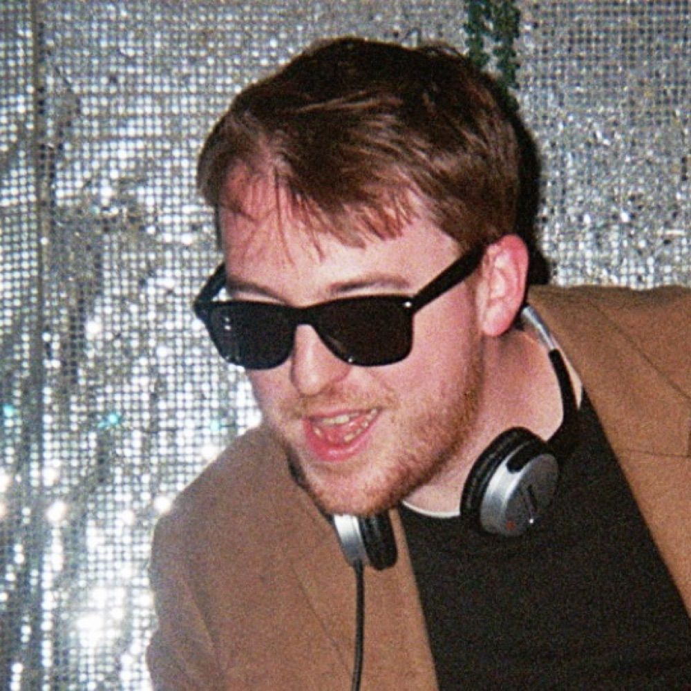 connector (connor beckett)