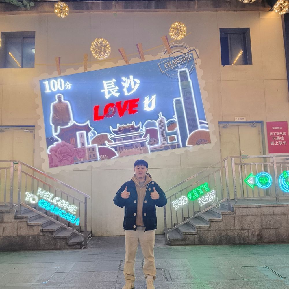 0longchen00.bsky.social