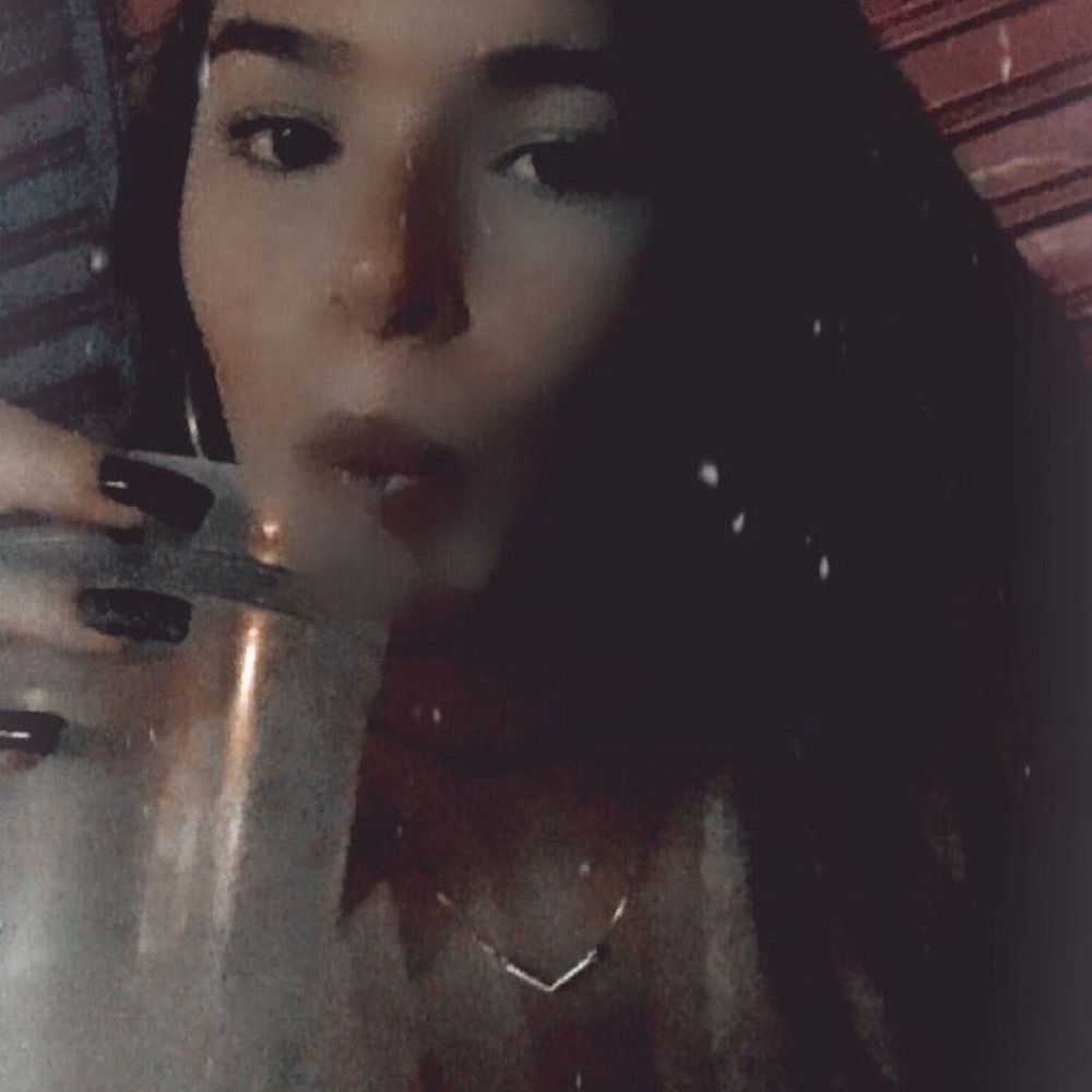 👽