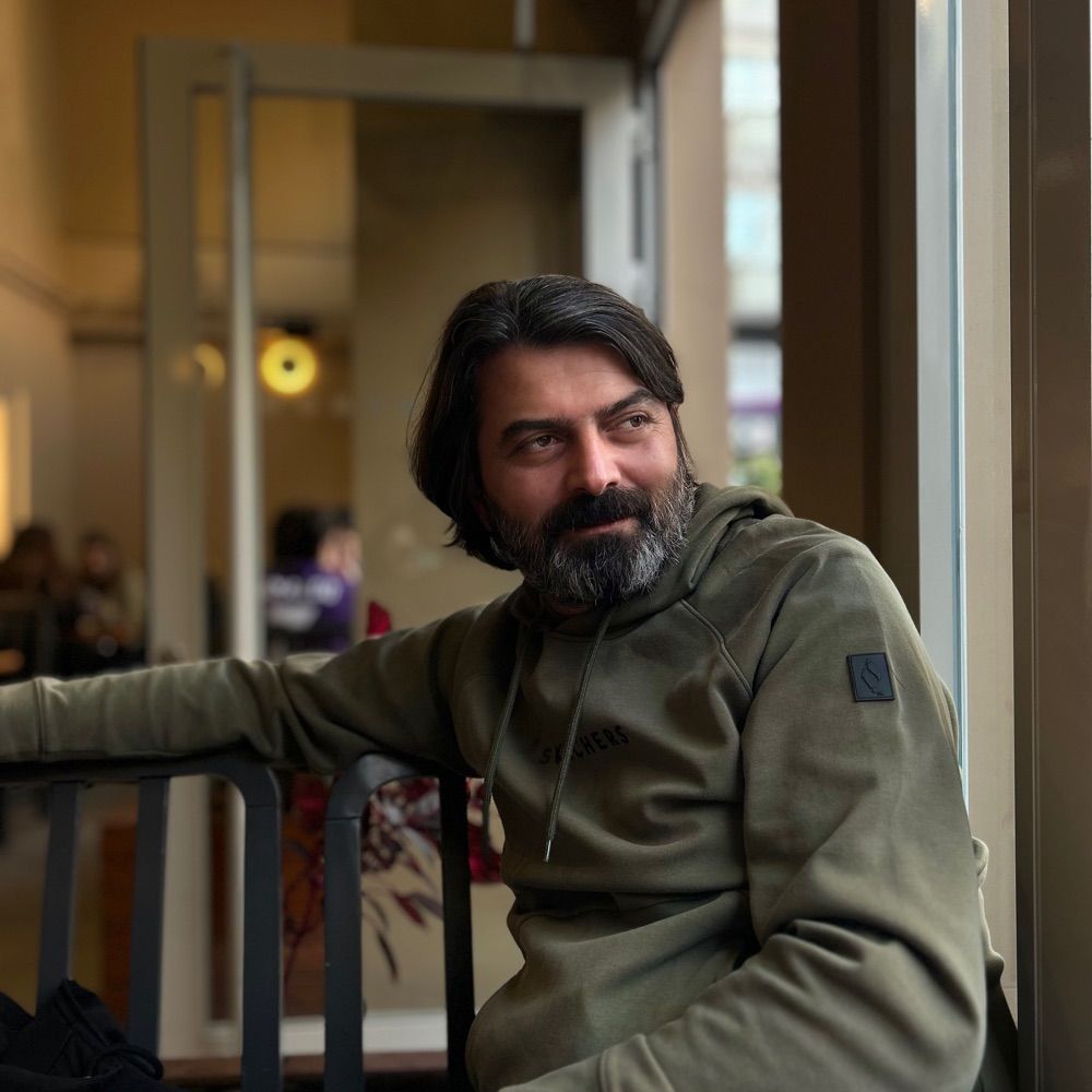 Erdal Özçelik