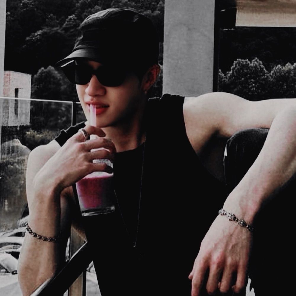 𝐂hristopher.