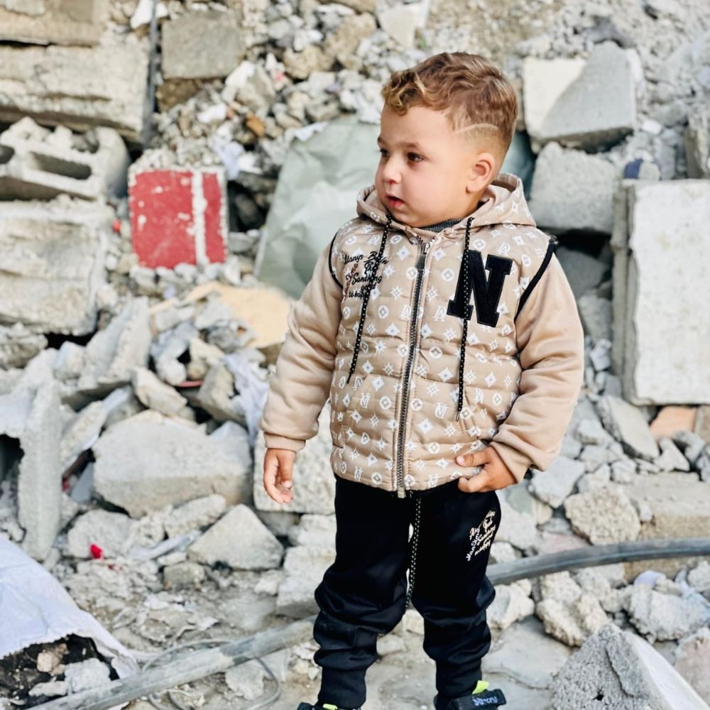 I am Mohammed from Gaza. Help me get out of it. We are dying.😥🙏🏻🙏🏻