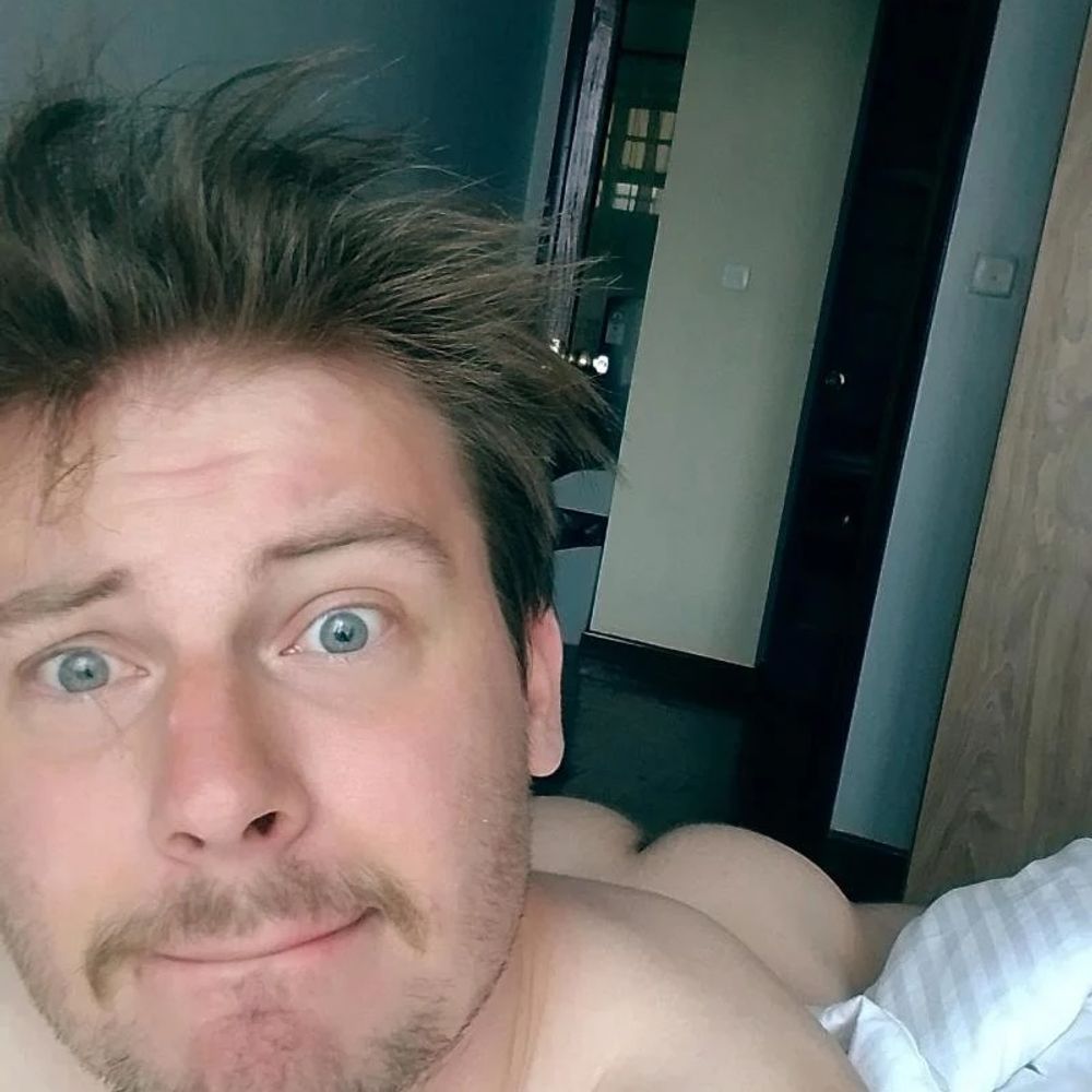 _hunkie124 here and queer