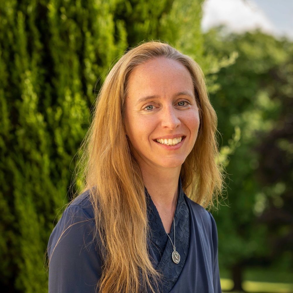 Caroline Bec Cox